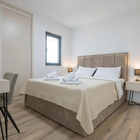 4 Bedroom Stunning In *