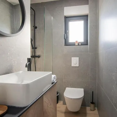 Prázdninový dům 4 Bedroom Stunning In Grubine