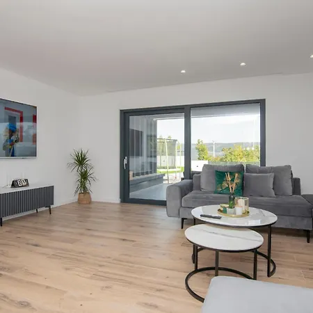 4 Bedroom Stunning In Prázdninový dům *