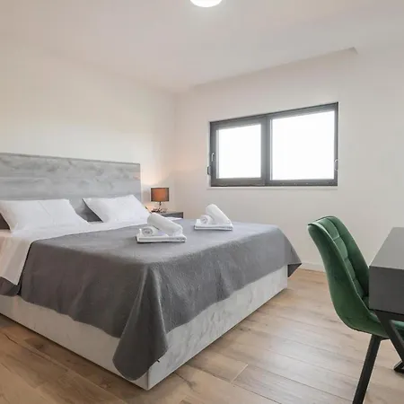 4 Bedroom Stunning In Prázdninový dům