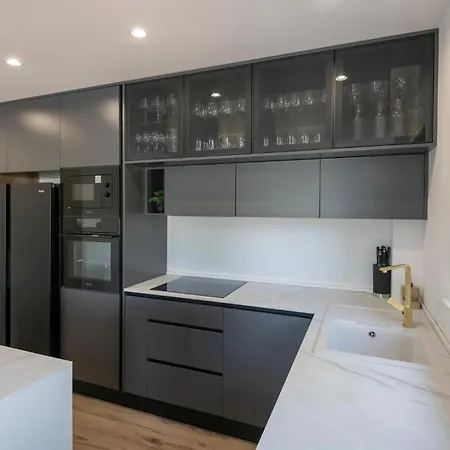 4 Bedroom Stunning In Grubine